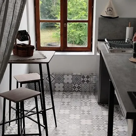 Apartmán 70m2 Les Duisans Boxes Chevaux En Sus *